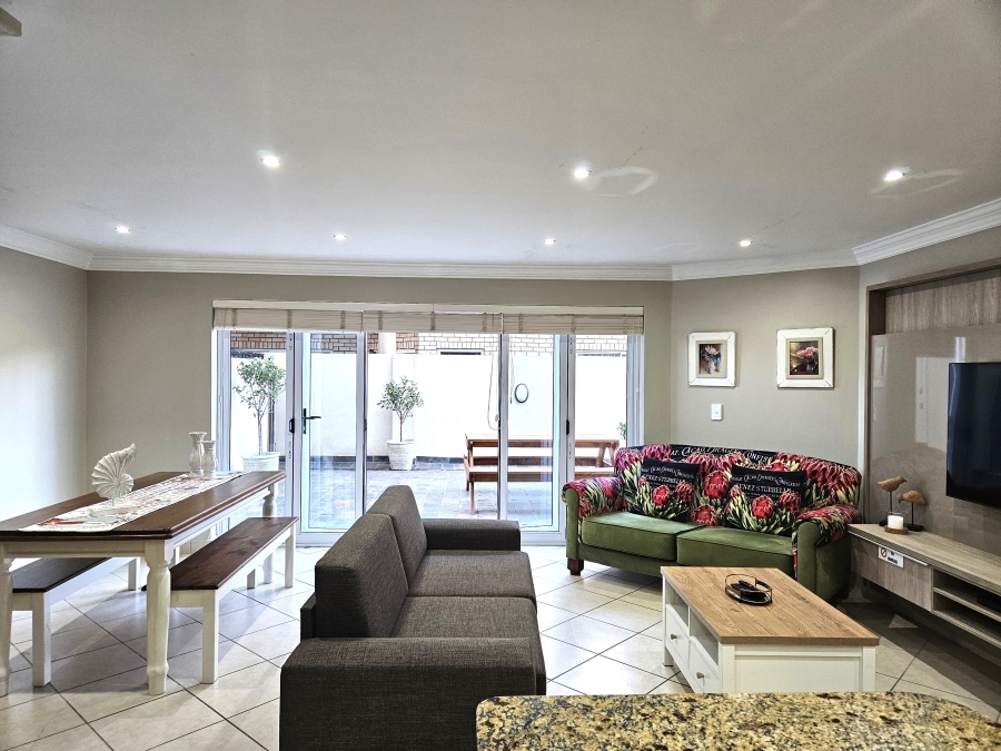 2 Bedroom Property for Sale in Wavecrest Eastern Cape